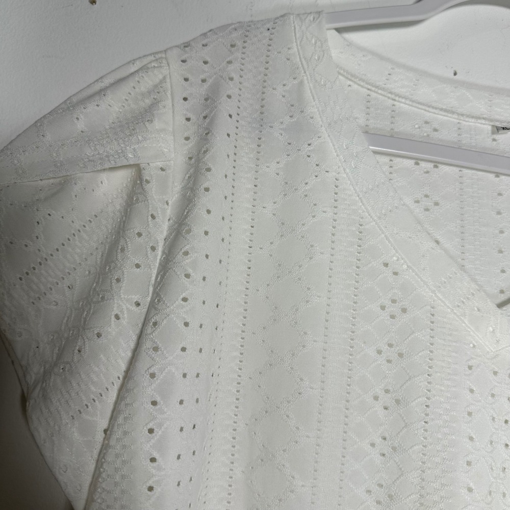 Womens White Eyelet Lace V-Neck Petal Sleeve Blouse Top XL A117 - Picture 7 of 7